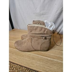 St. Johns Bay Kumba Booties Size 5 New In Box